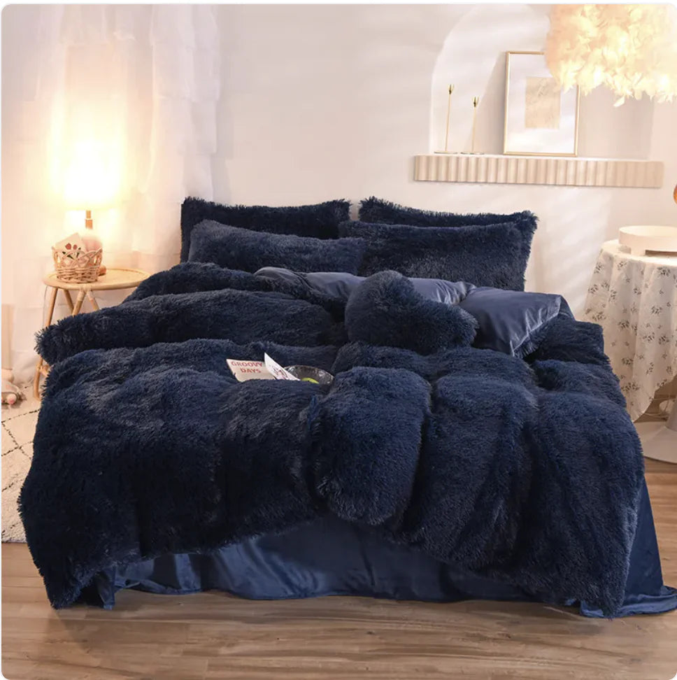 Velvet Plush Comfort Bedding Set - Queen & King