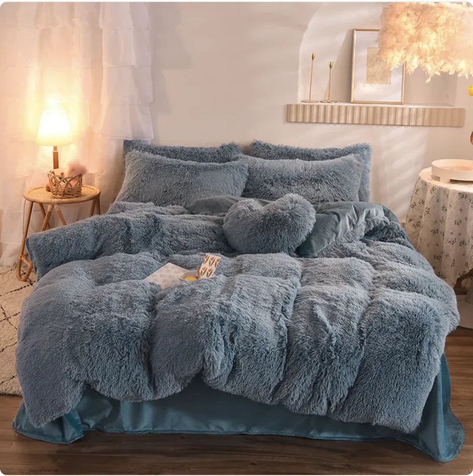 Velvet Plush Comfort Bedding Set - Queen & King