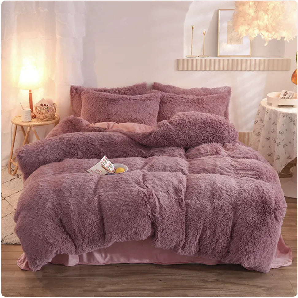 Velvet Plush Comfort Bedding Set - Queen & King