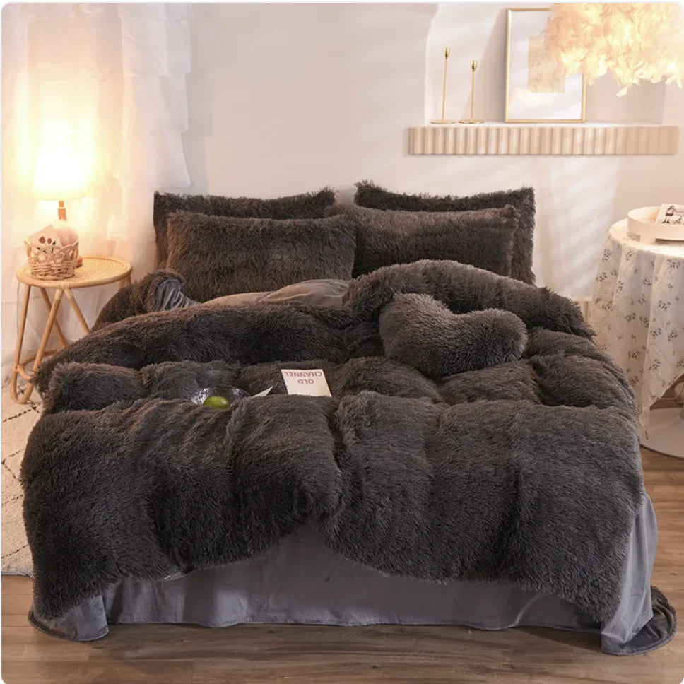 Velvet Plush Comfort Bedding Set - Queen & King